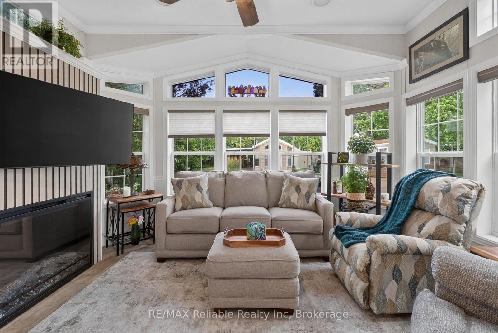 50 PORTSIDE DRIVE - 77719 BLUEWATER HIGHWAY - 6