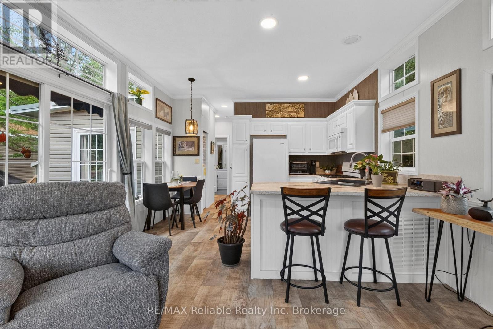 50 PORTSIDE DRIVE - 77719 BLUEWATER HIGHWAY - 8