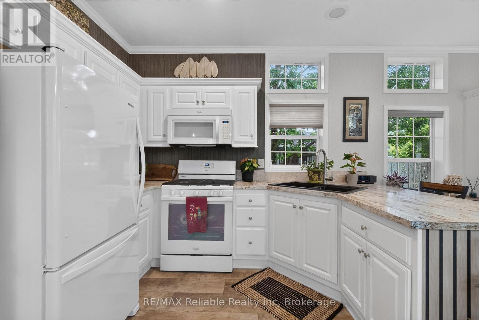 50 PORTSIDE DRIVE - 77719 BLUEWATER HIGHWAY - 9