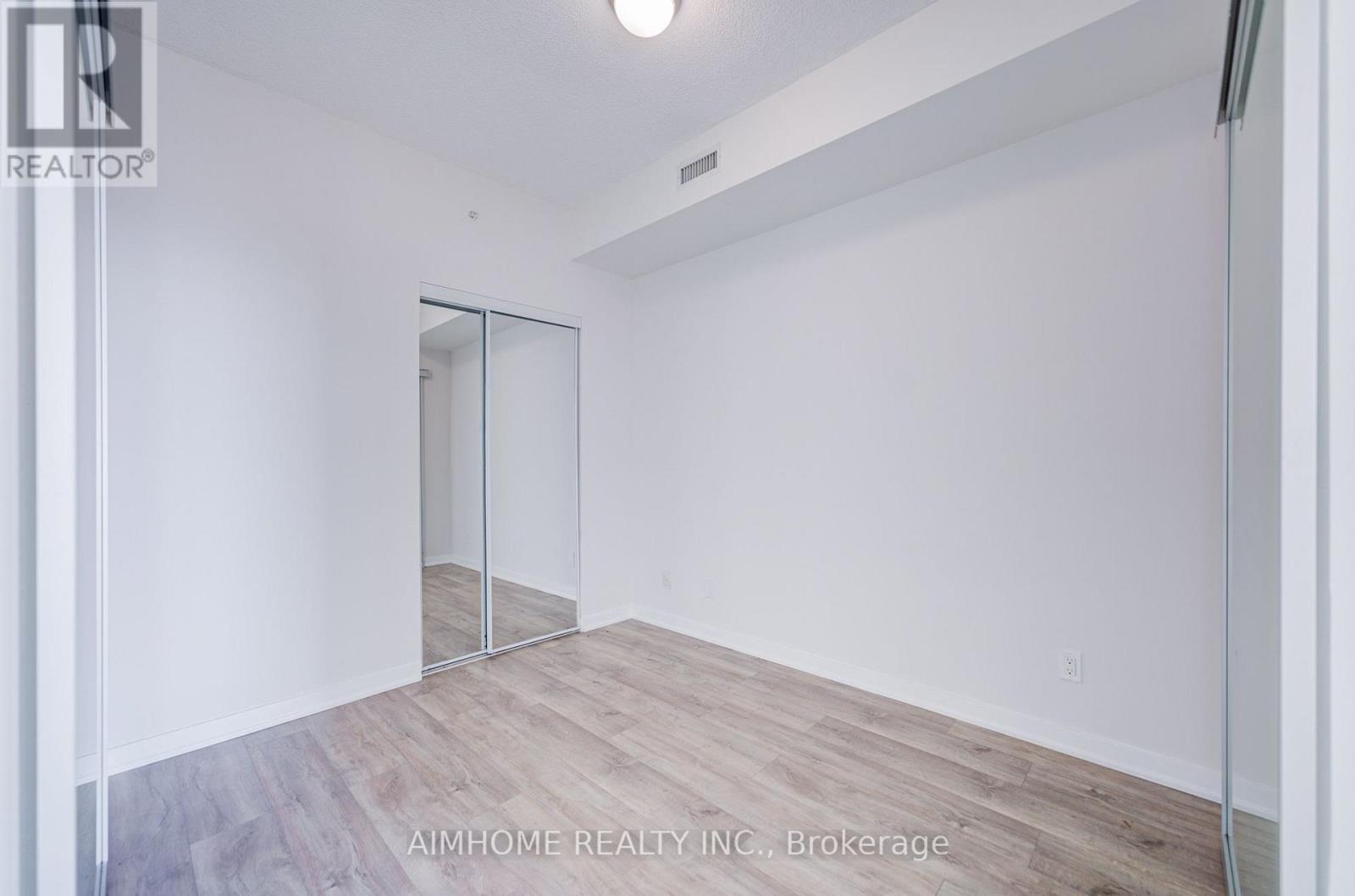 #1909 150 EAST LIBERTY STREET - 15