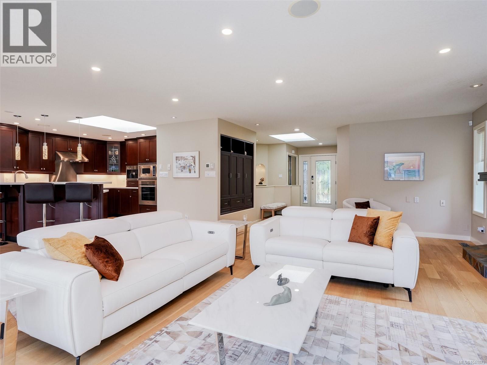 205 Marine Dr - 8