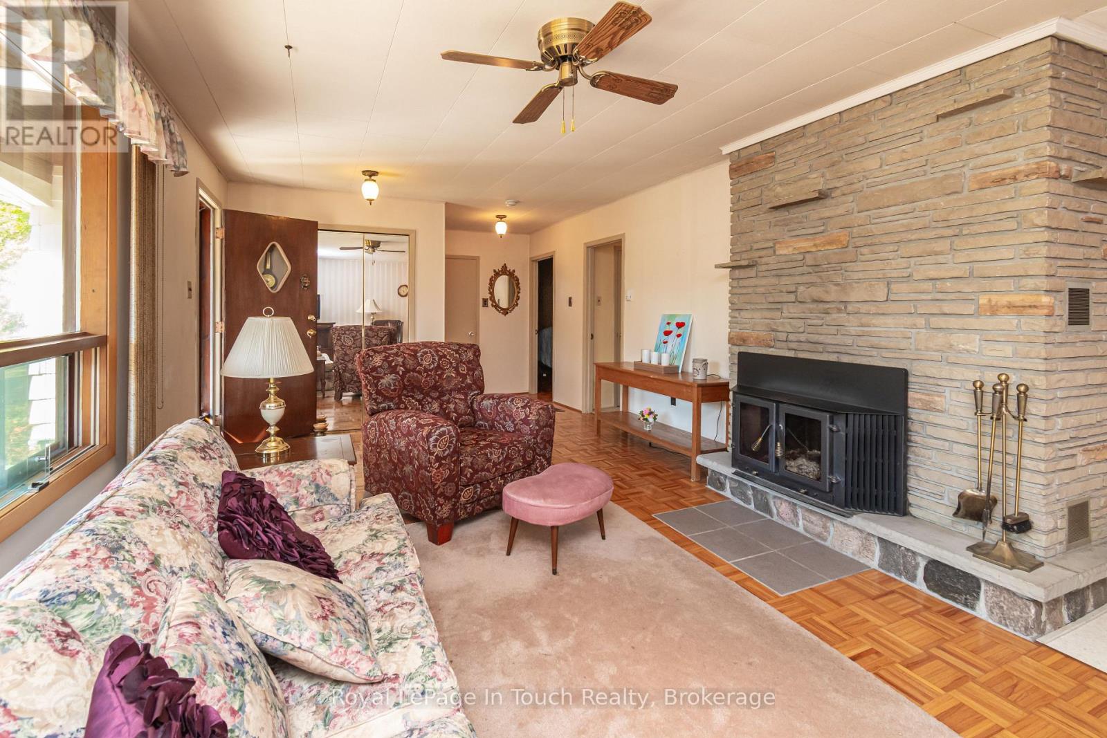 22 GLENDALE ROAD - 22