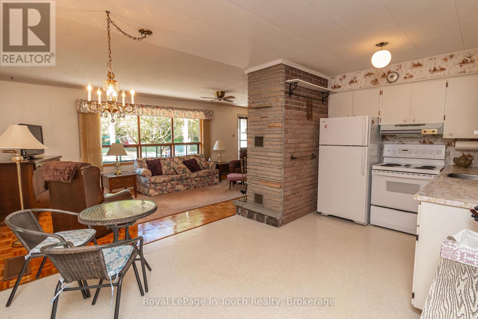 22 GLENDALE ROAD - 24