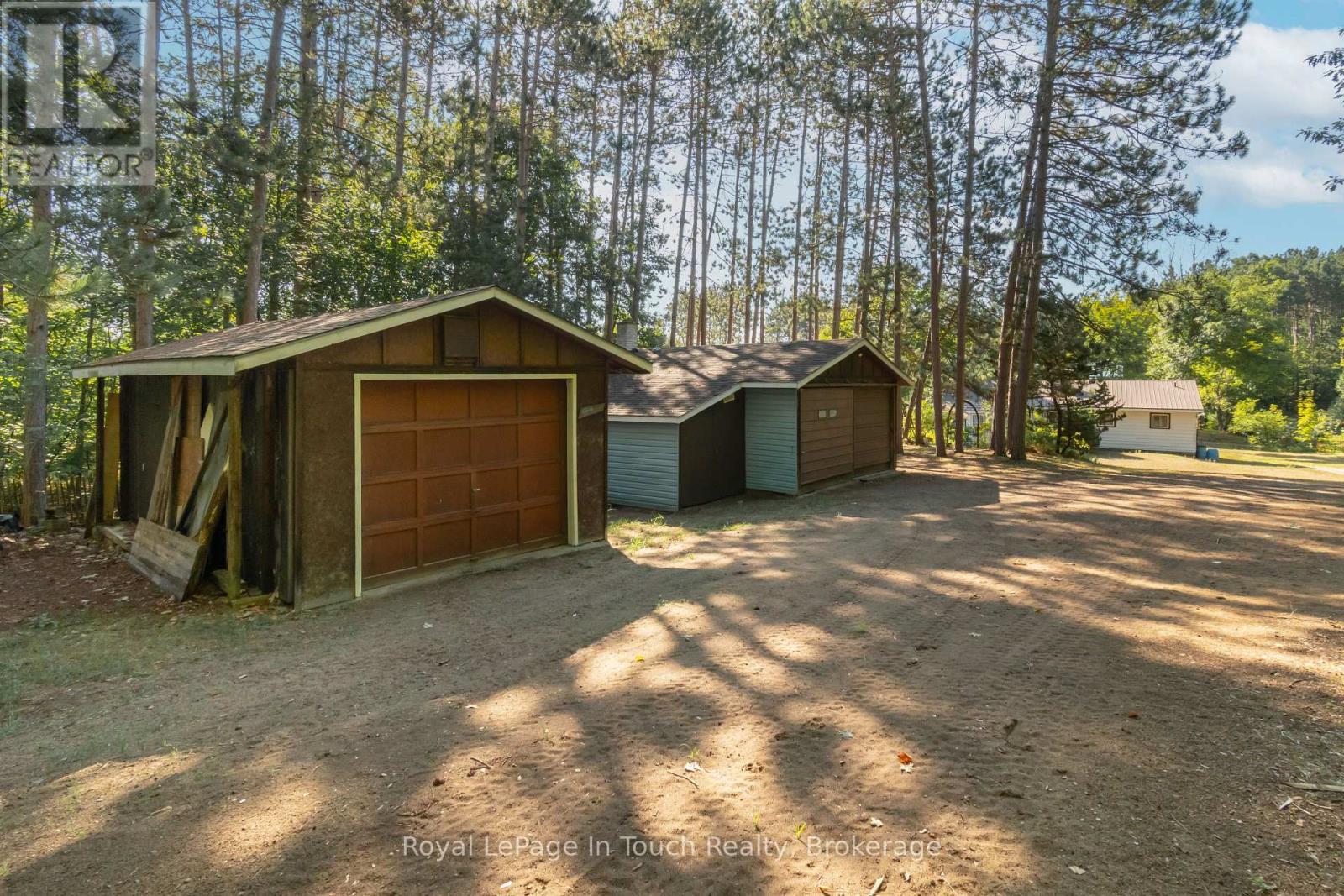 22 GLENDALE ROAD - 5
