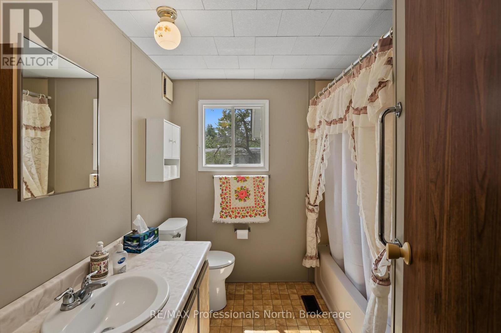 1084 SEVENTH LANE - 18