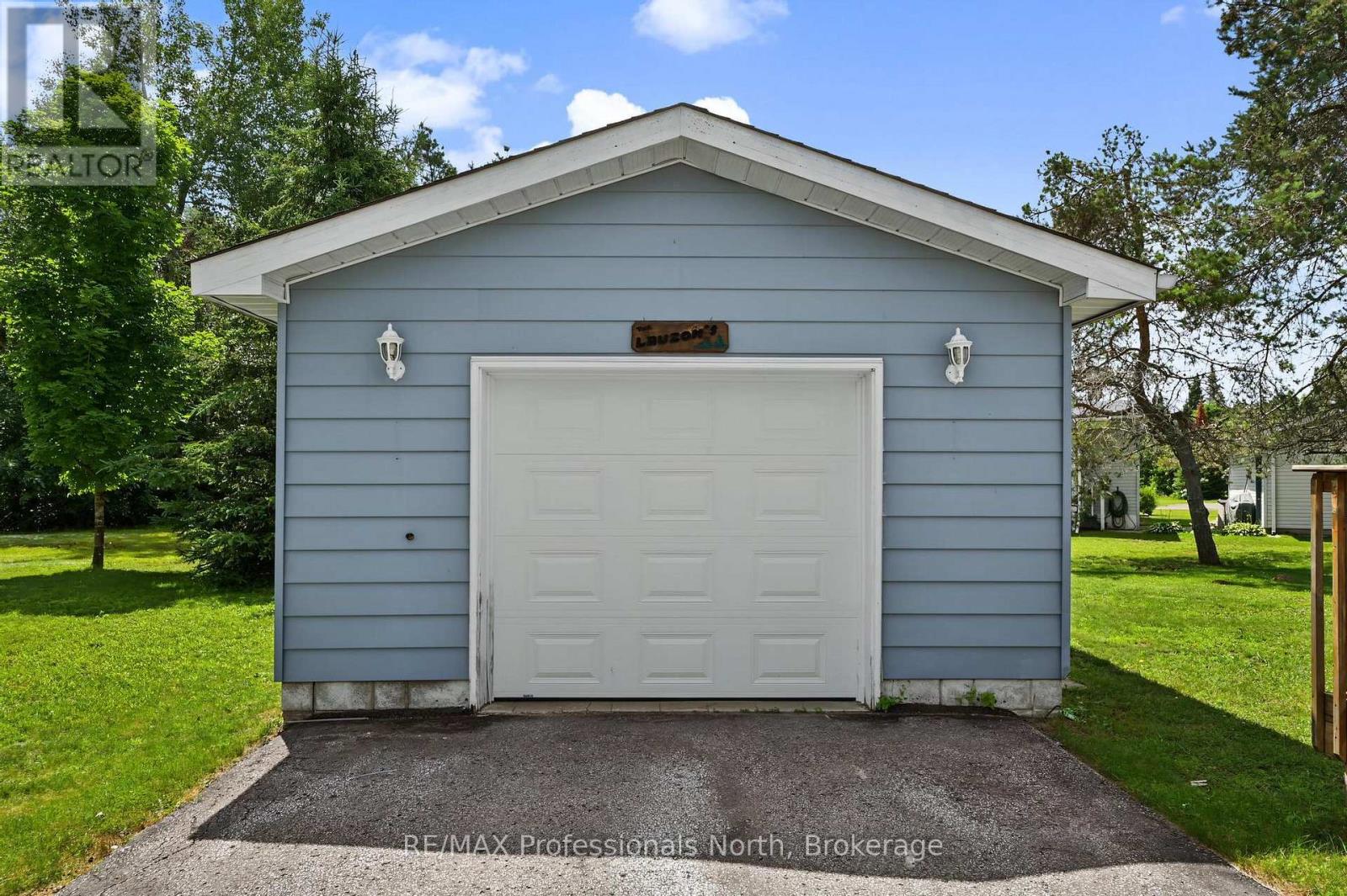 1084 SEVENTH LANE - 3