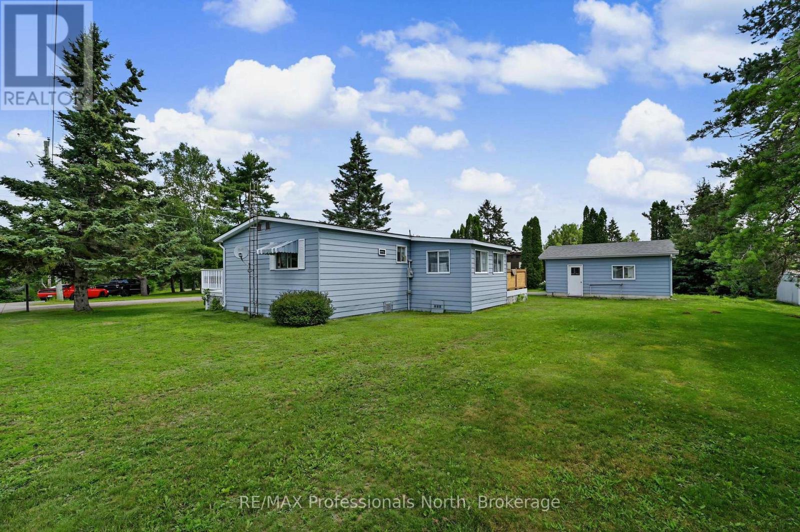 1084 SEVENTH LANE - 32