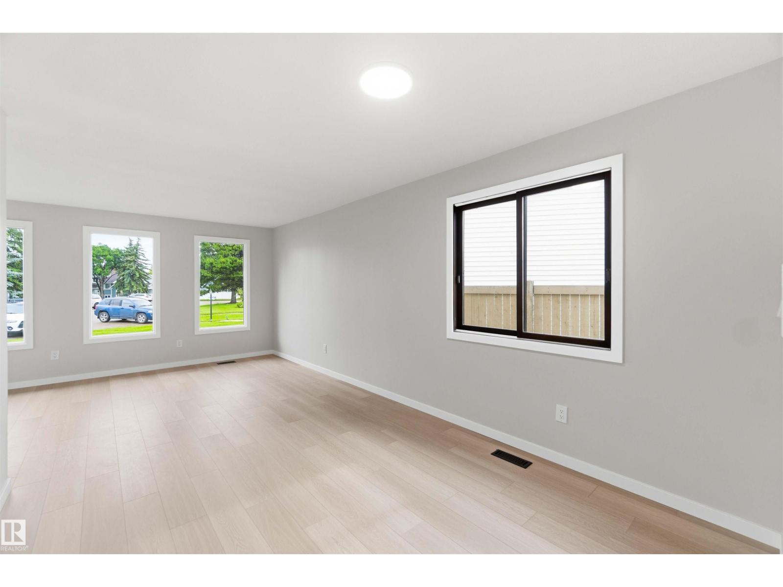7715 15 AV NW - 10