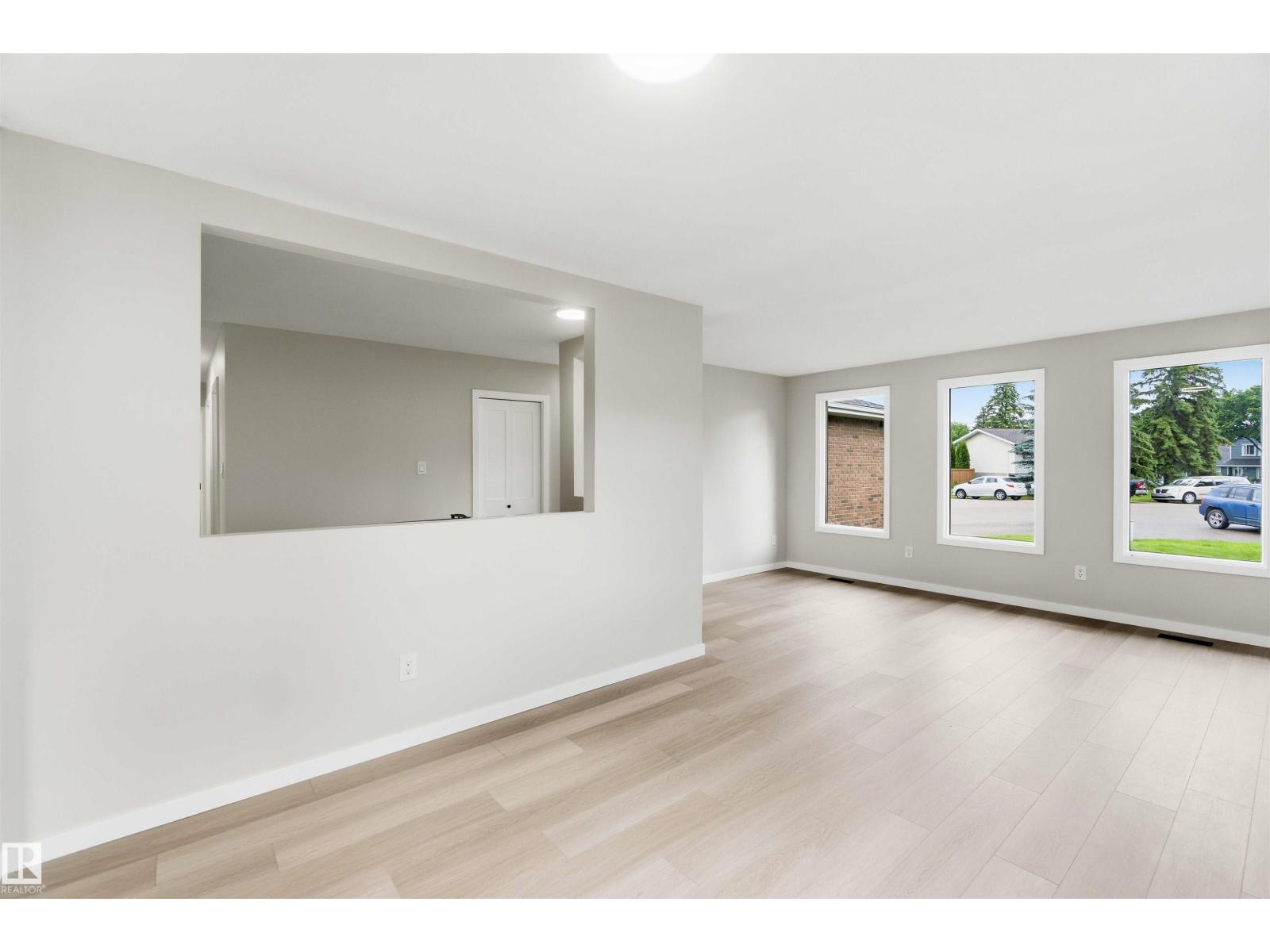 7715 15 AV NW - 11