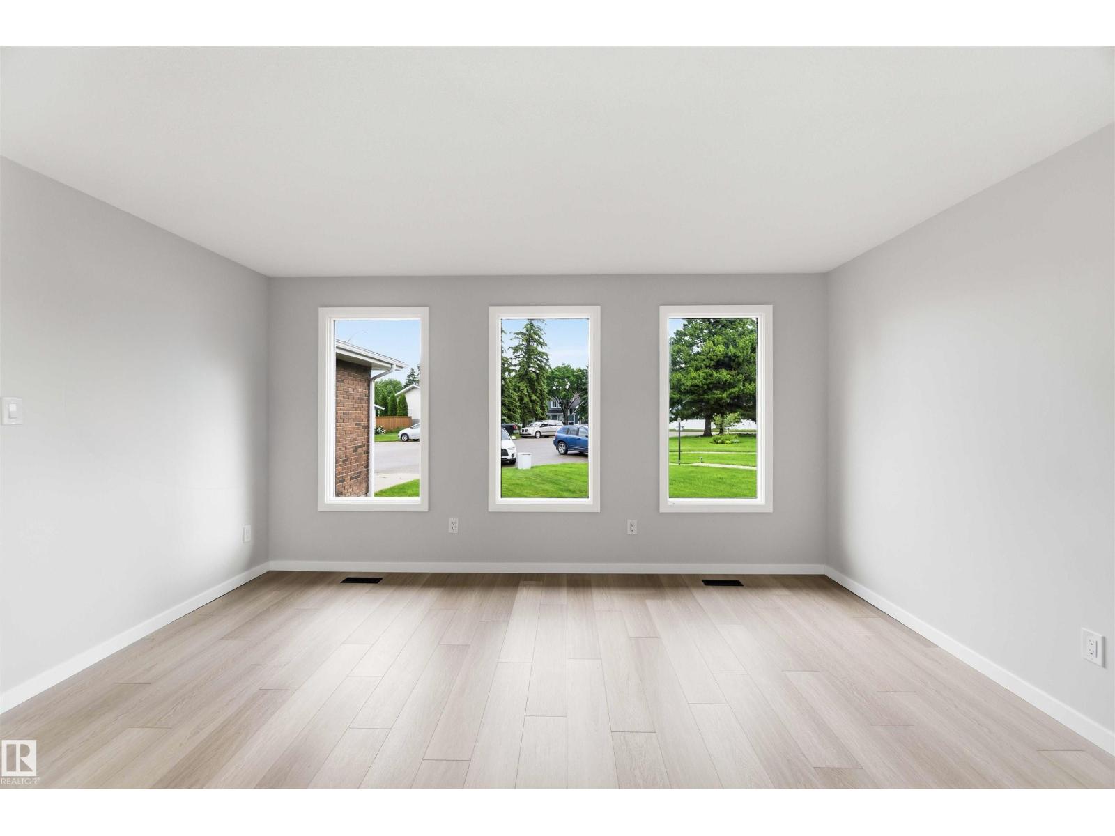 7715 15 AV NW - 12