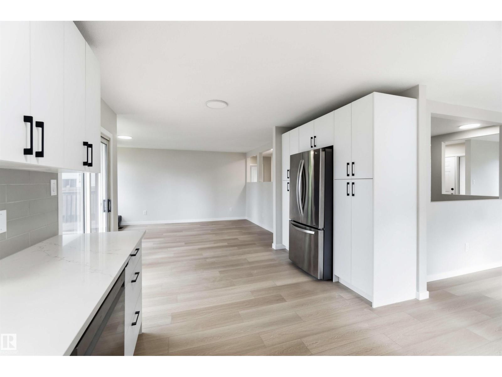 7715 15 AV NW - 17