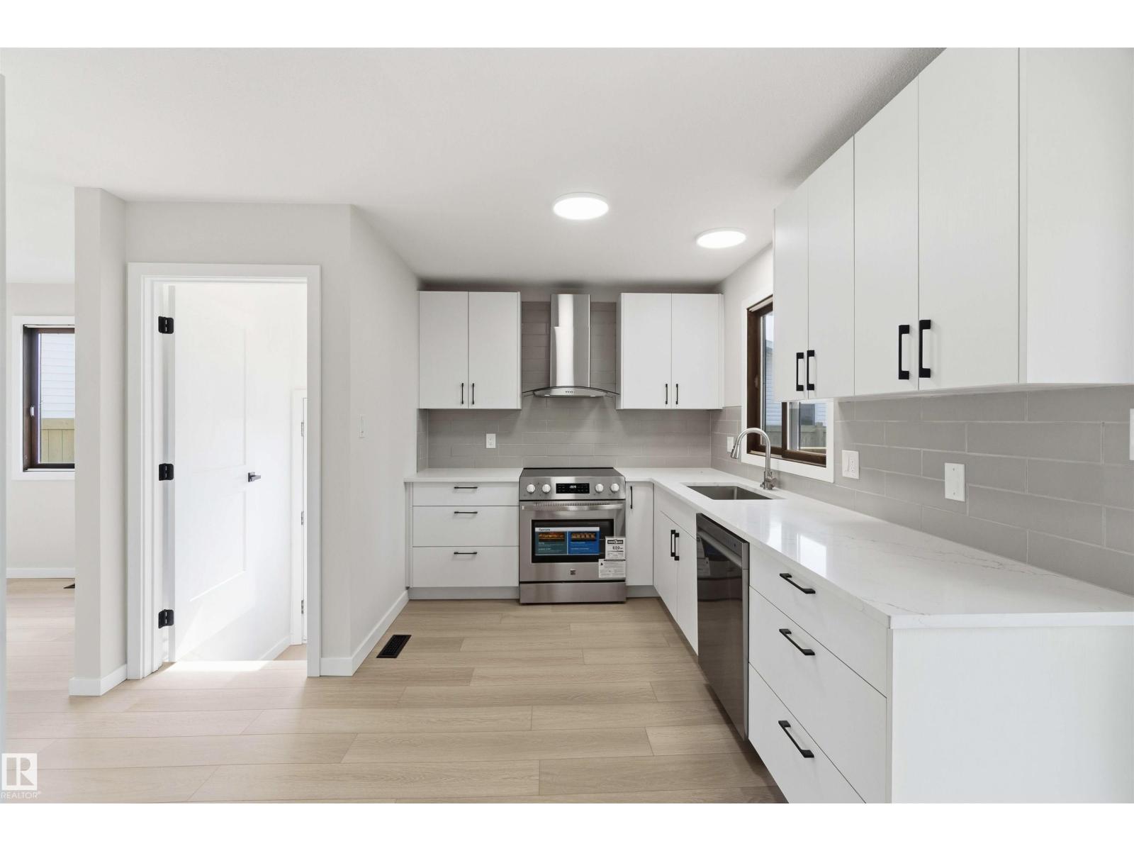 7715 15 AV NW - 21