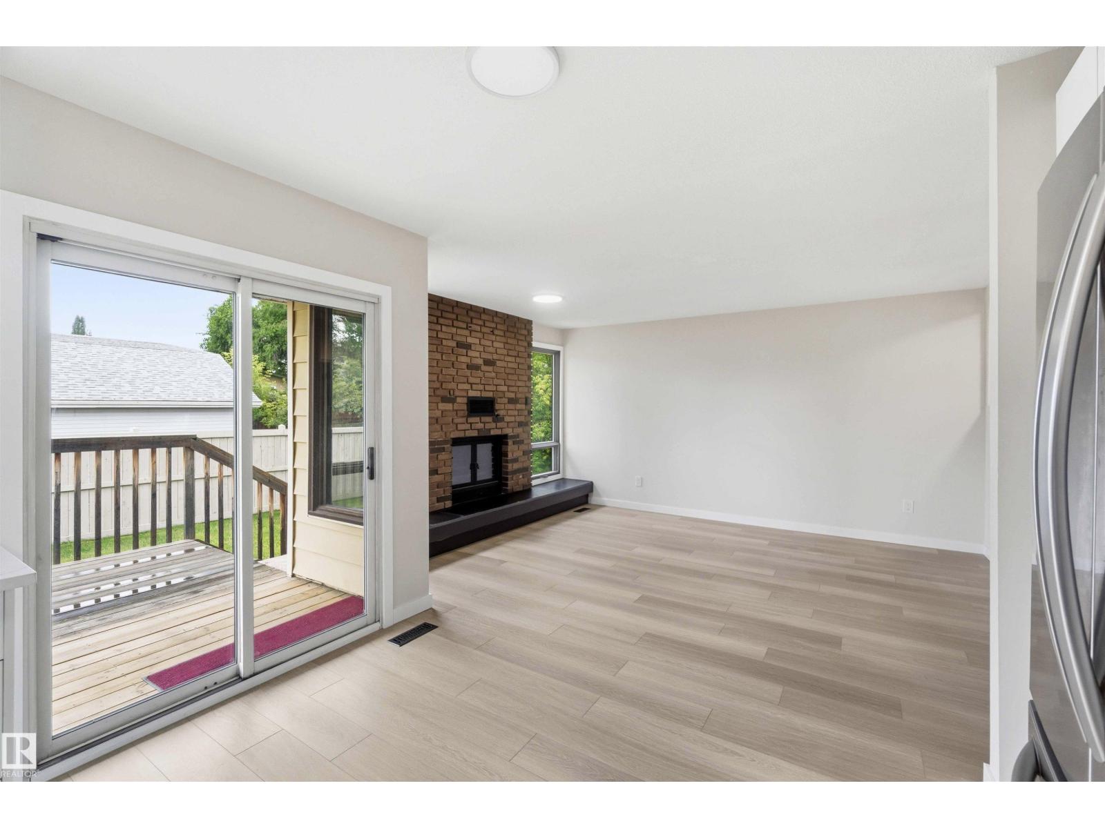 7715 15 AV NW - 23