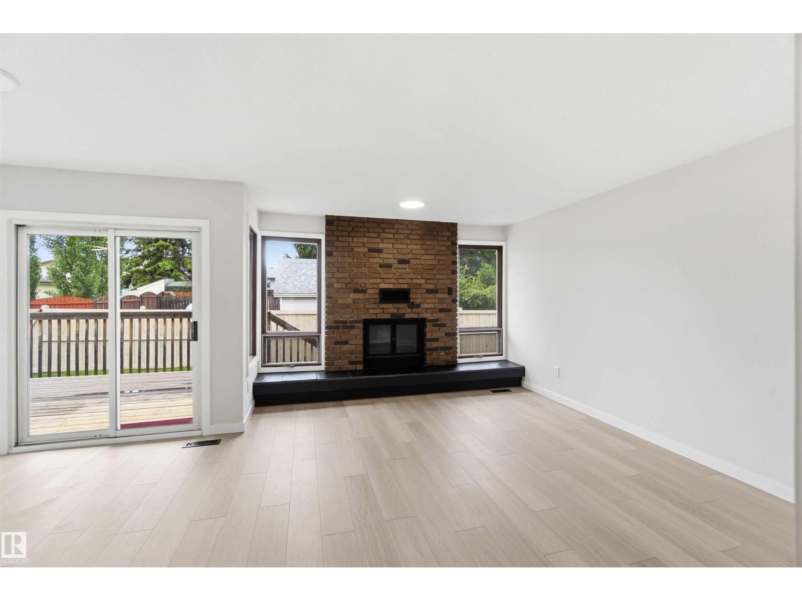 7715 15 AV NW - 28