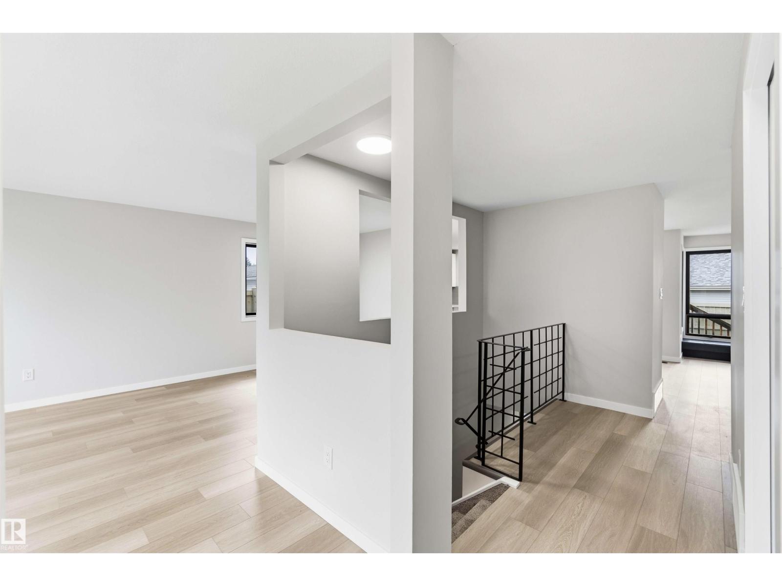7715 15 AV NW - 3
