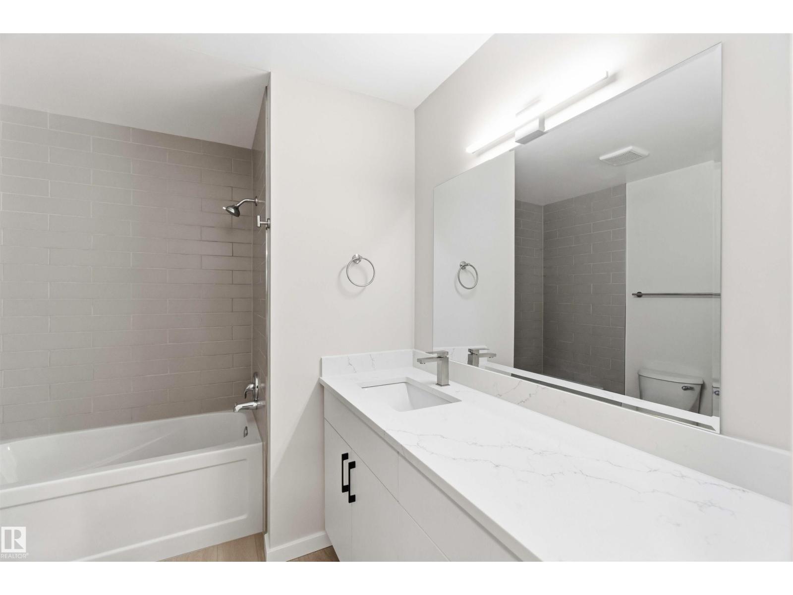 7715 15 AV NW - 33