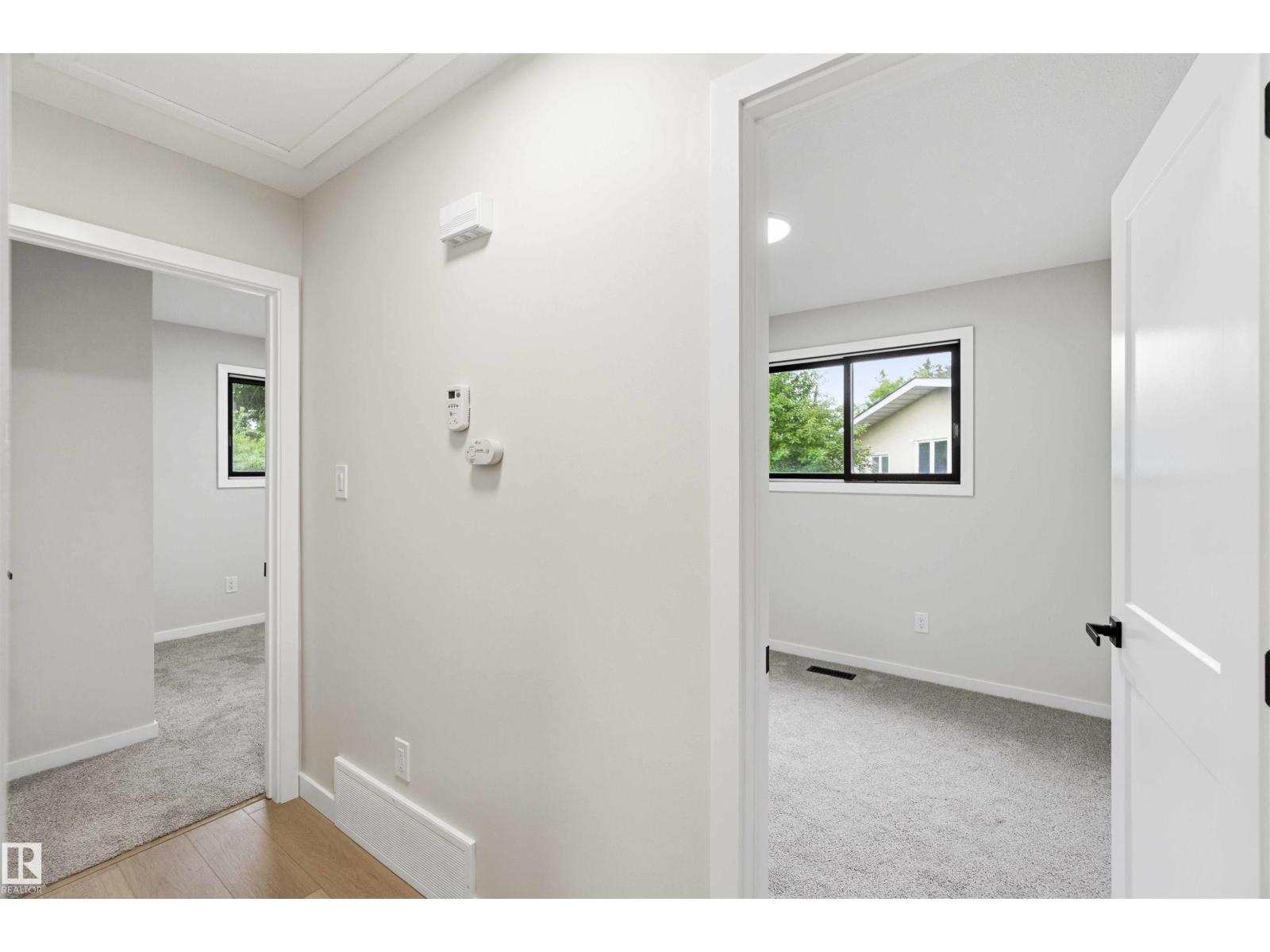 7715 15 AV NW - 36