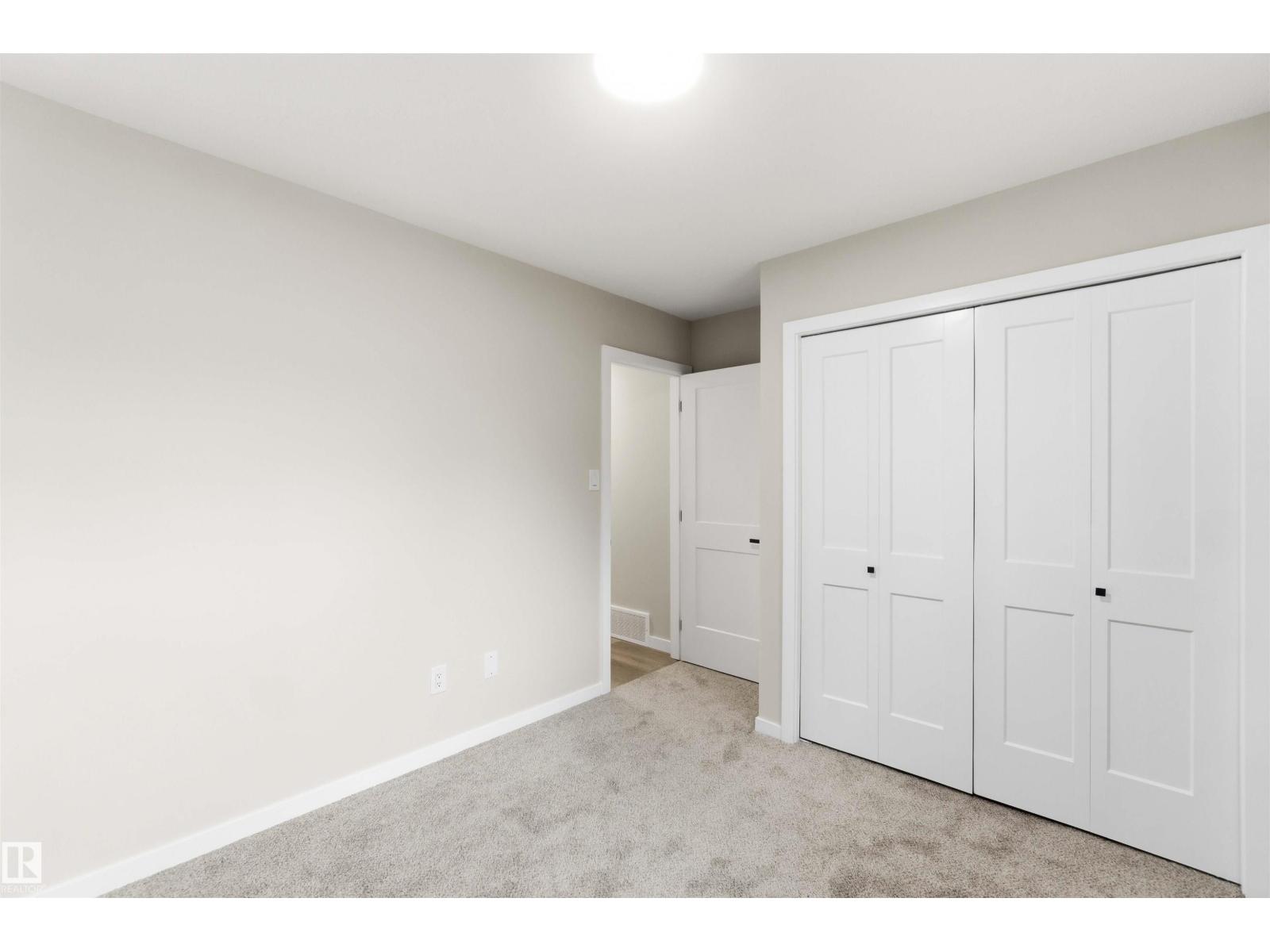 7715 15 AV NW - 38