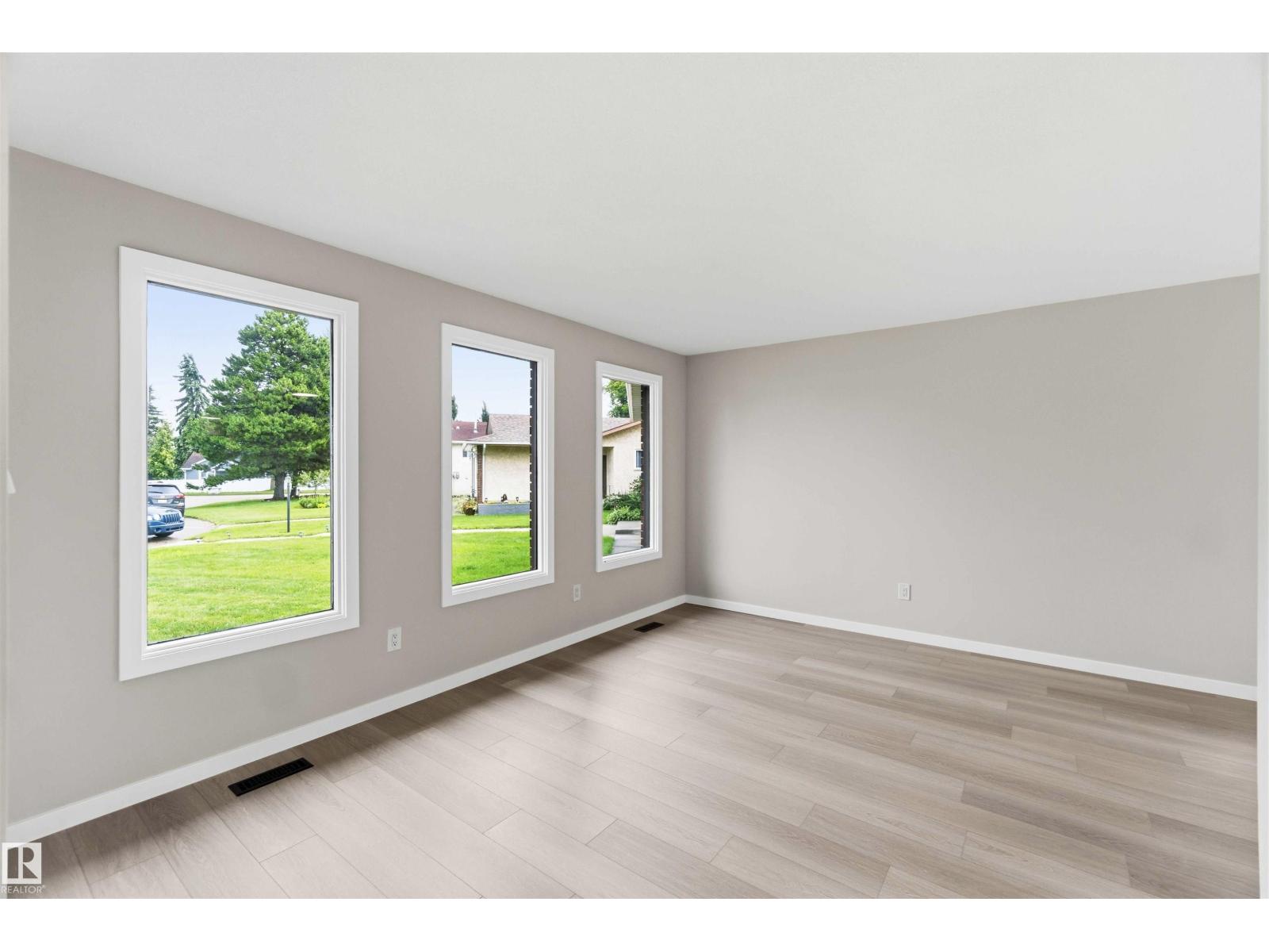 7715 15 AV NW - 4