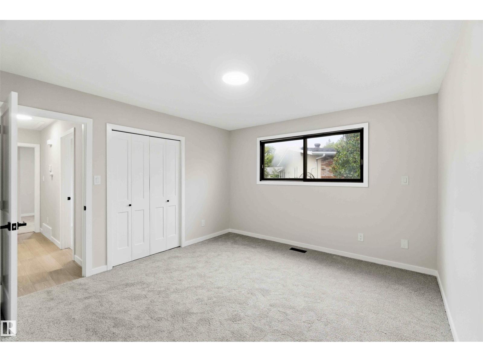 7715 15 AV NW - 44