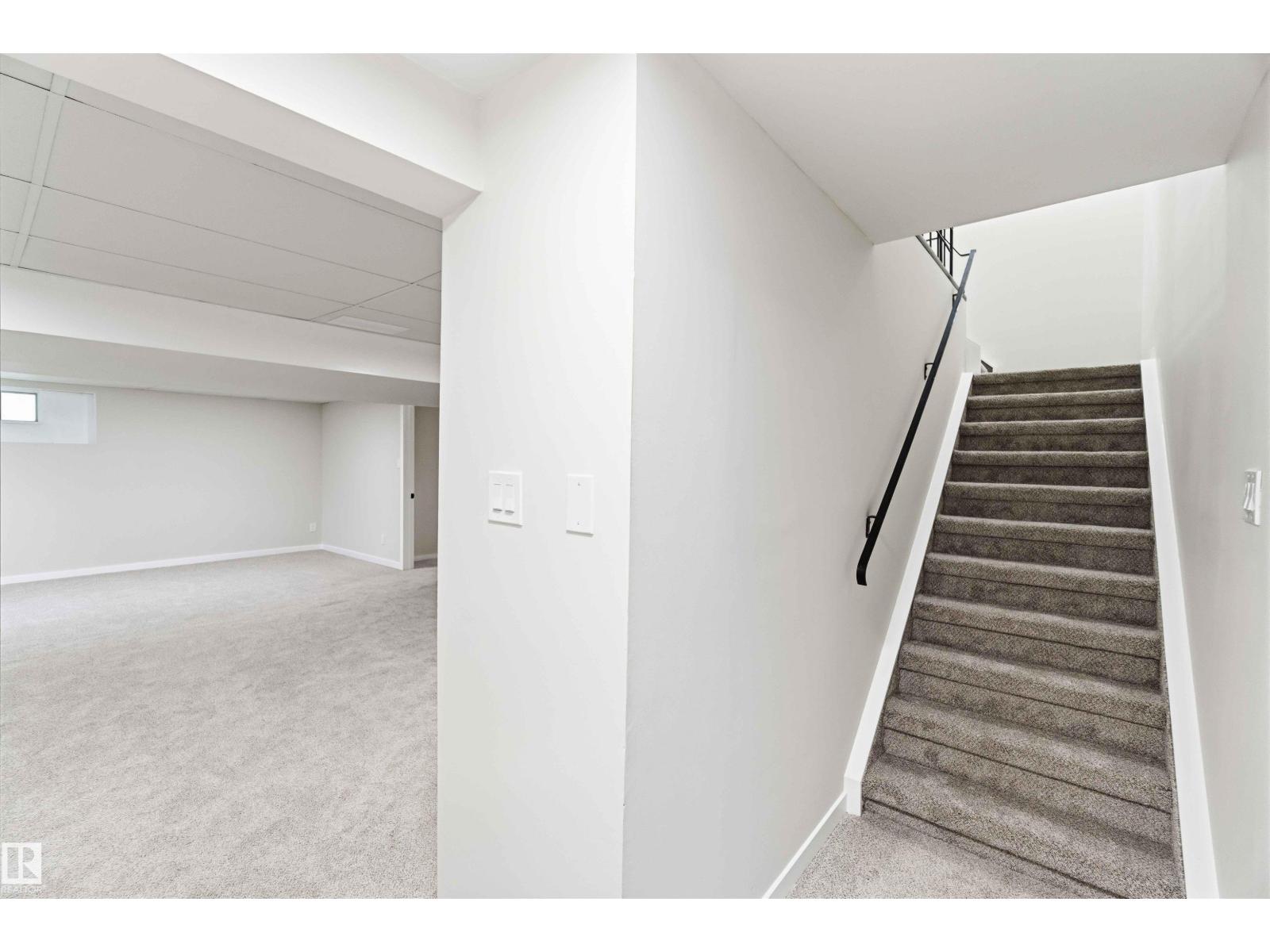 7715 15 AV NW - 47