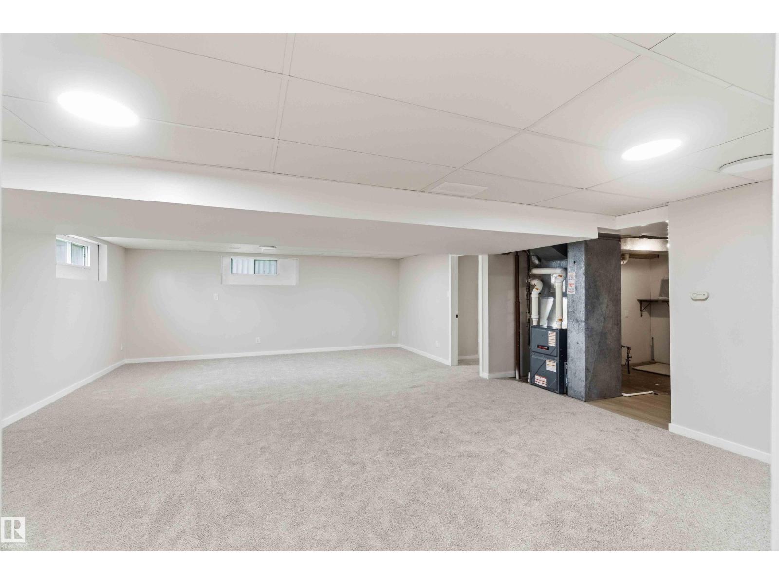 7715 15 AV NW - 52