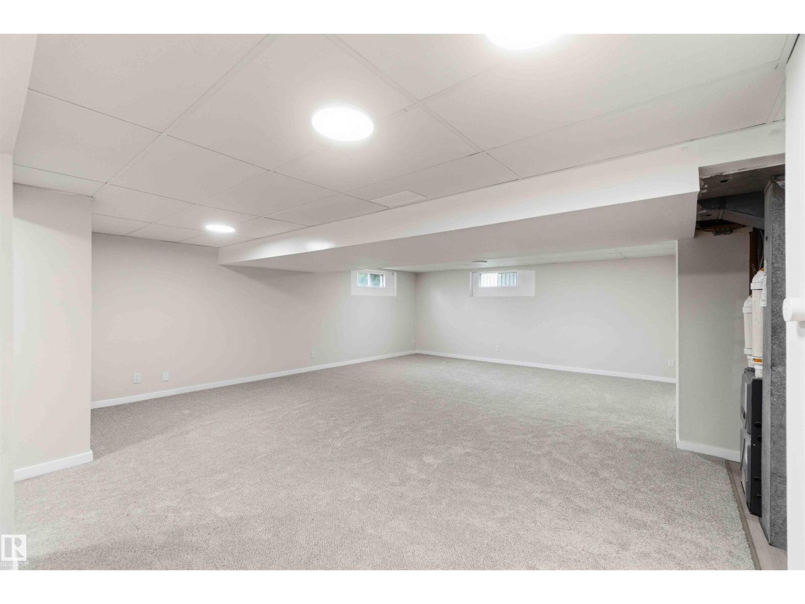 7715 15 AV NW - 53