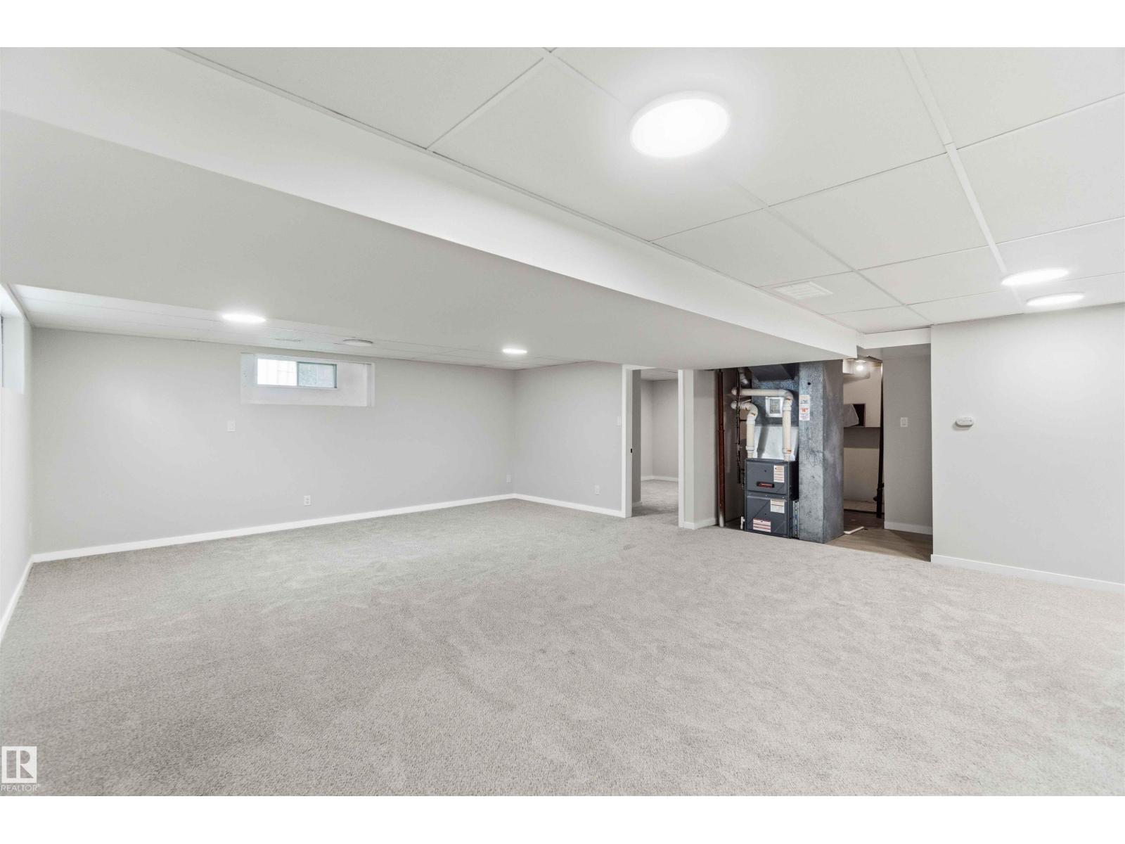 7715 15 AV NW - 54