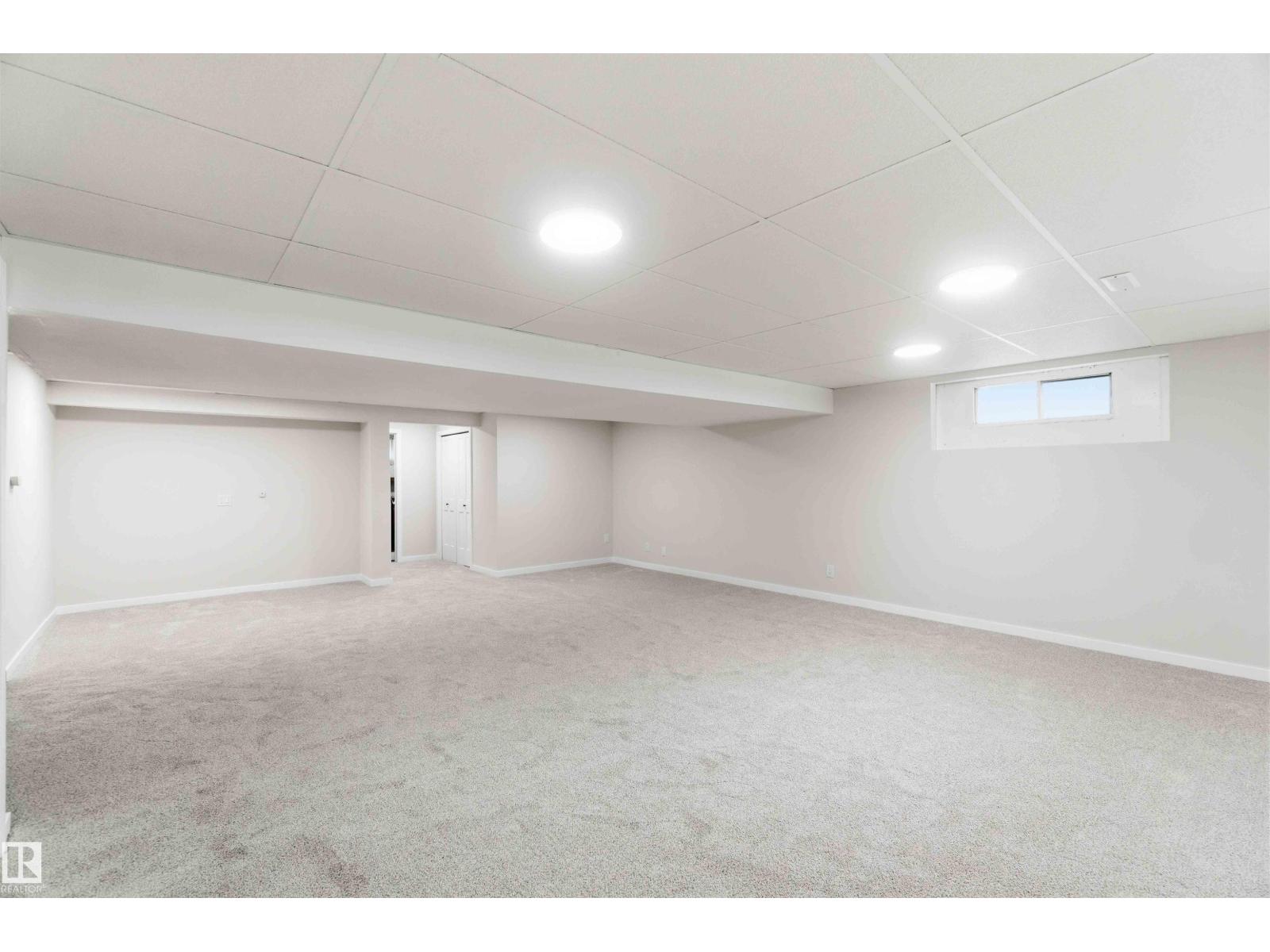7715 15 AV NW - 56