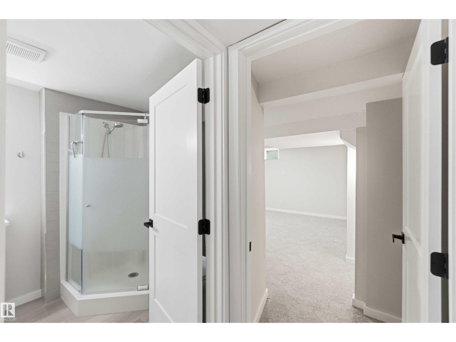 7715 15 AV NW - 57