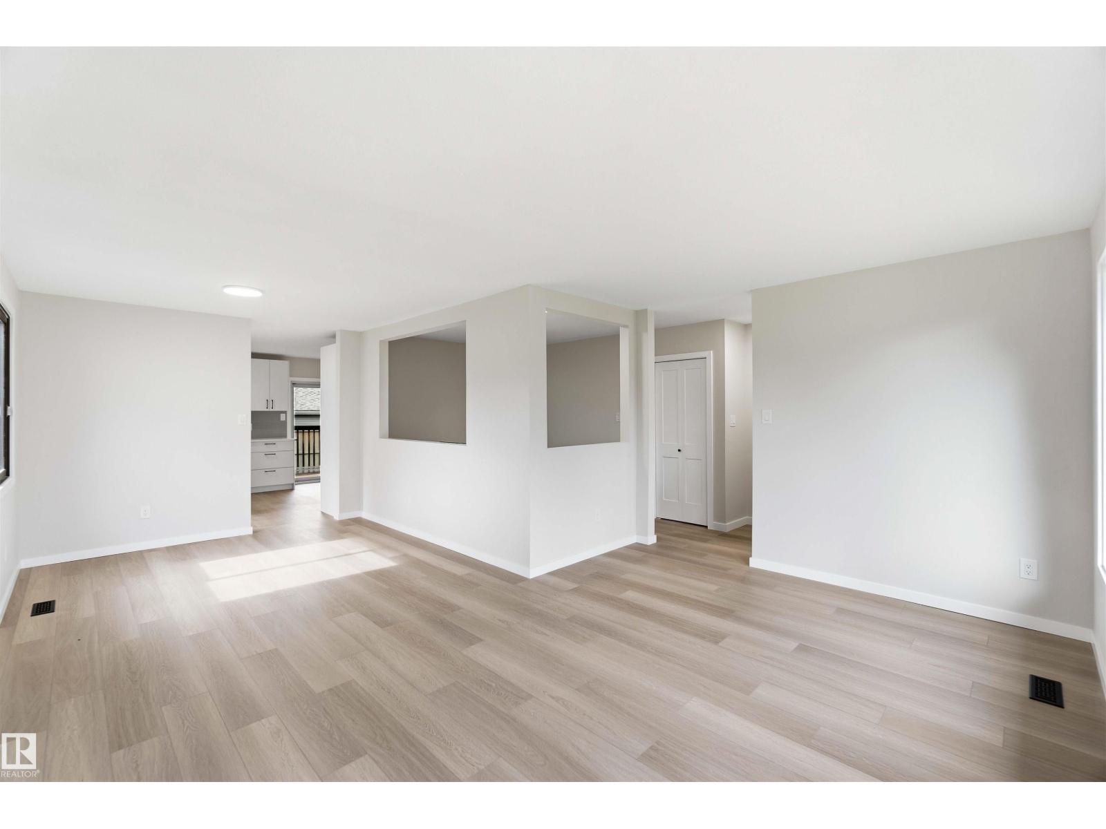 7715 15 AV NW - 6