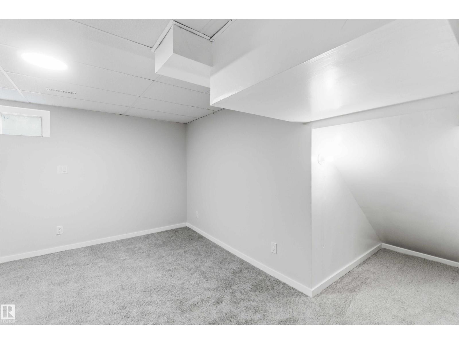7715 15 AV NW - 61