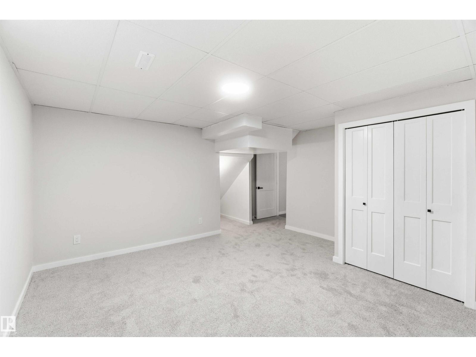 7715 15 AV NW - 63