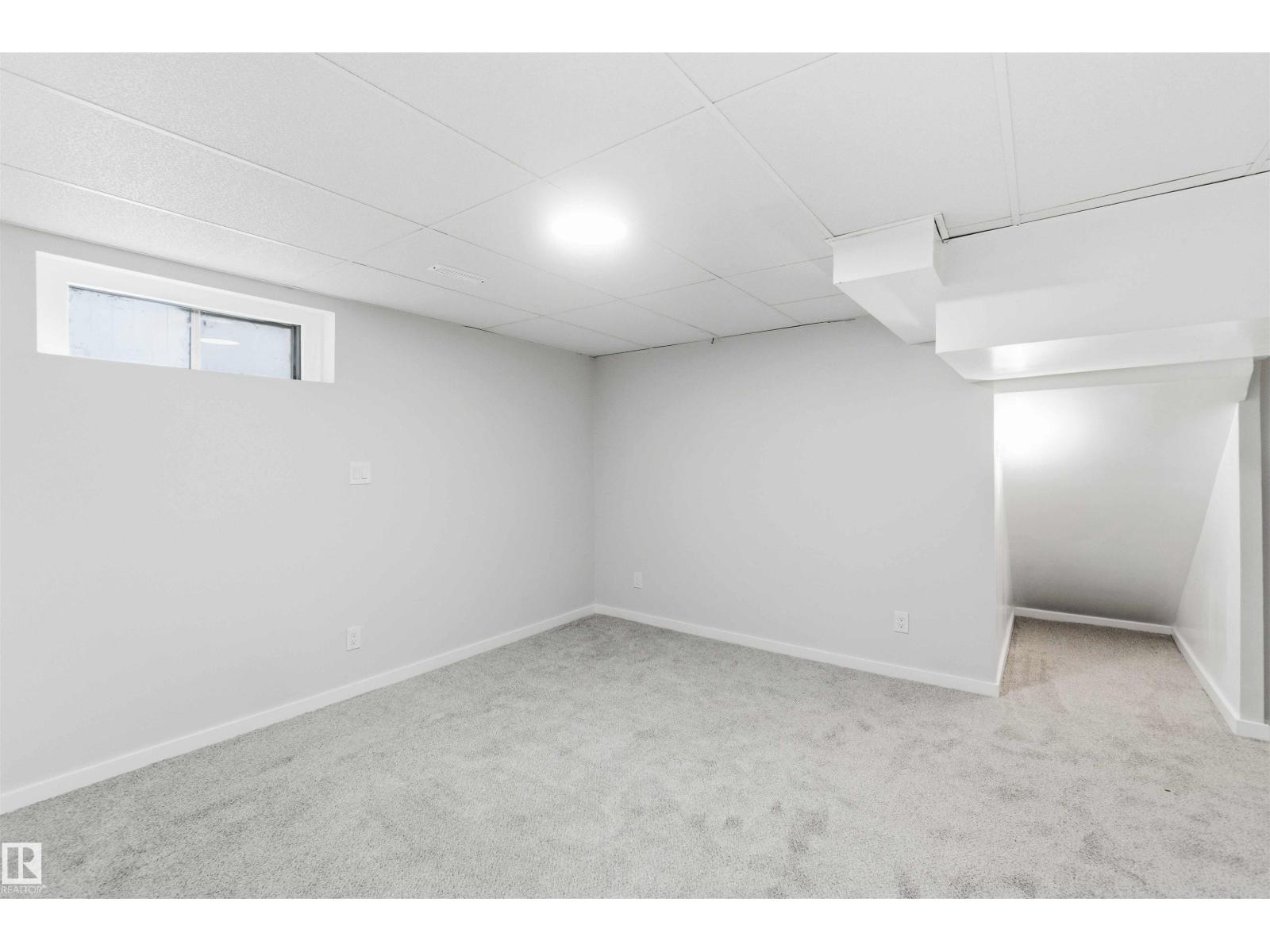 7715 15 AV NW - 64