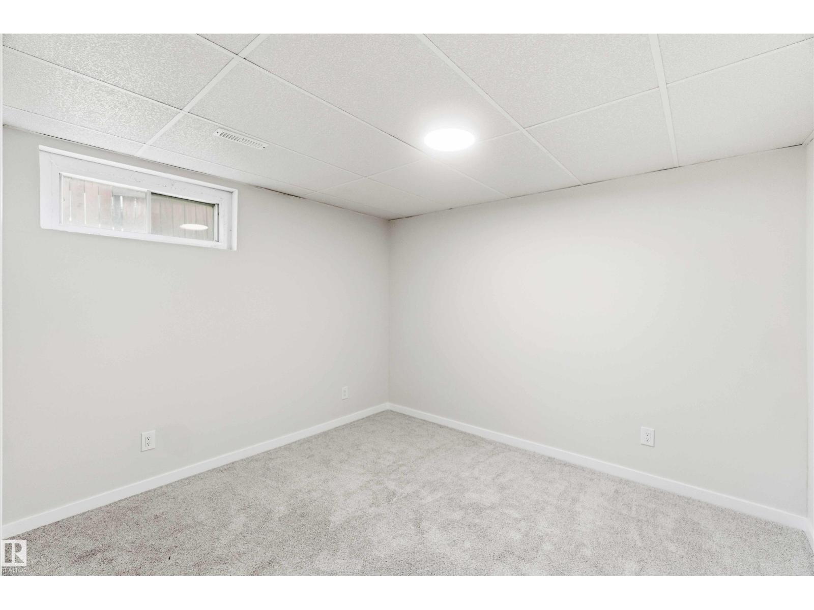 7715 15 AV NW - 65