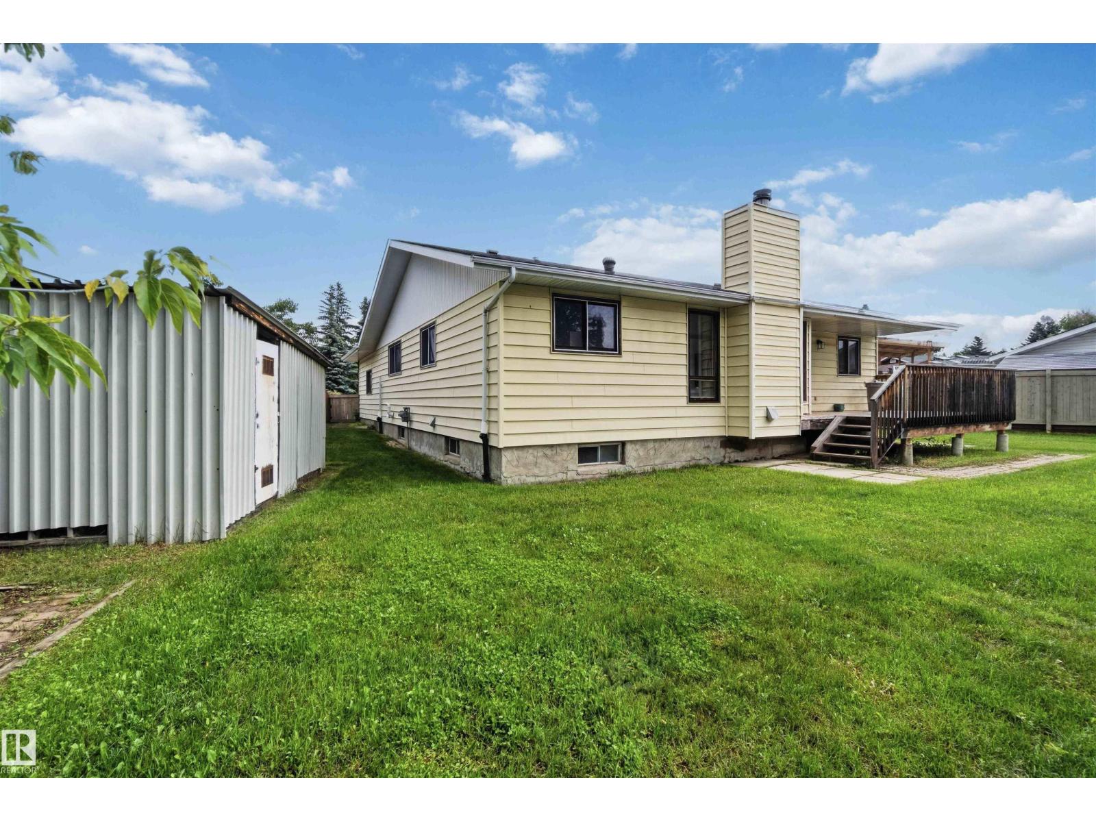 7715 15 AV NW - 72