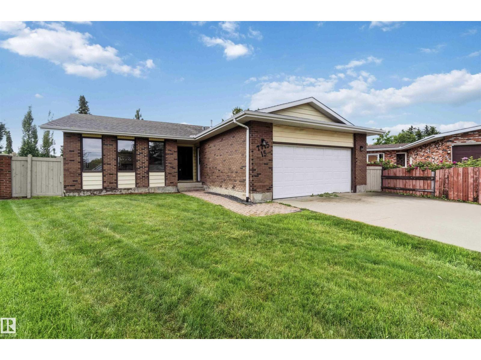 7715 15 AV NW - 75