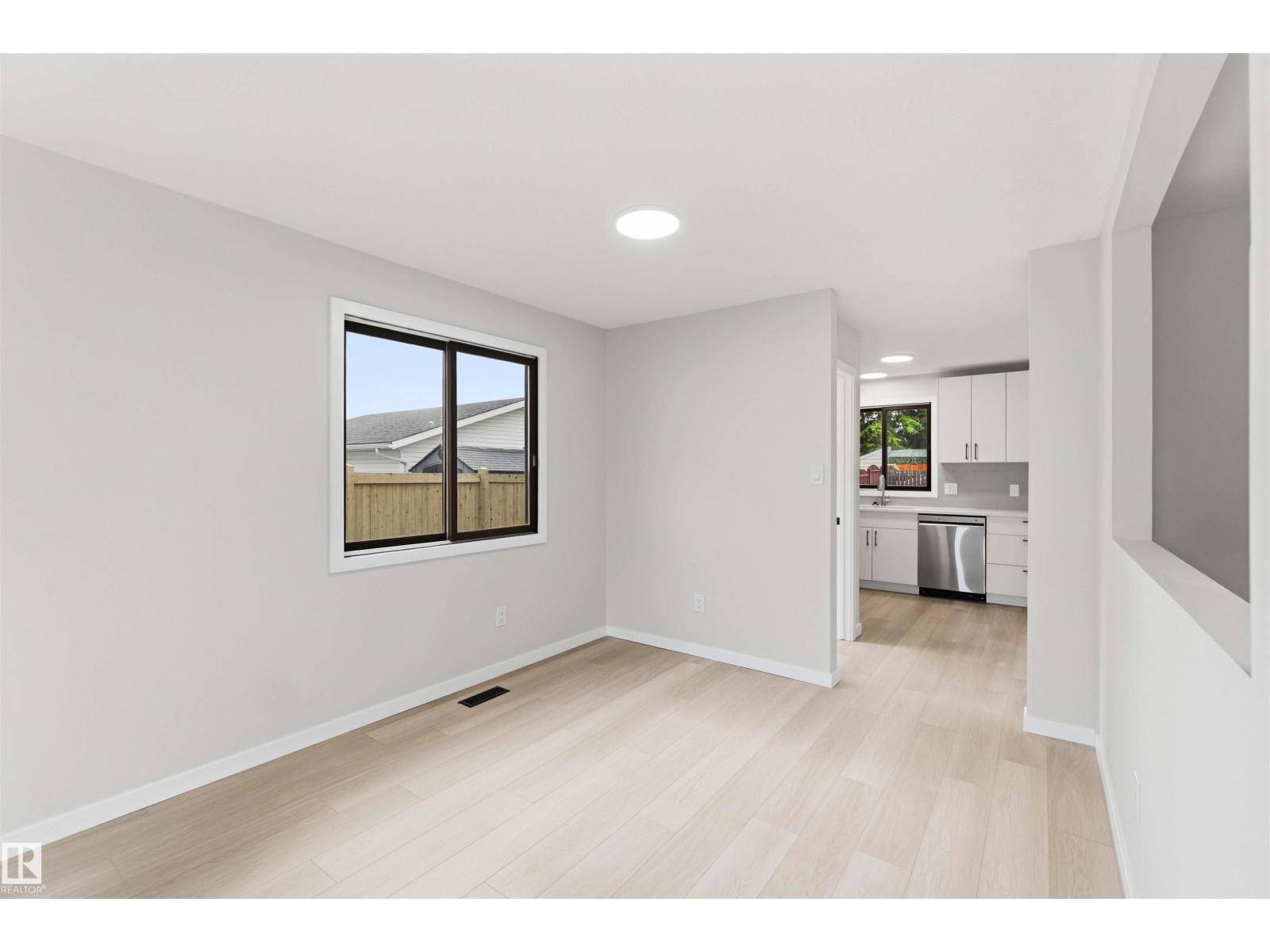 7715 15 AV NW - 9