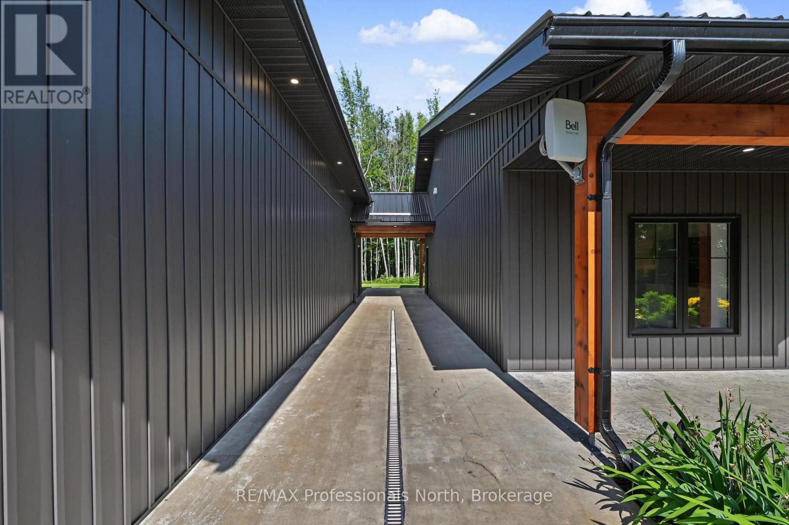 1541 BOBCAYGEON ROAD - 42
