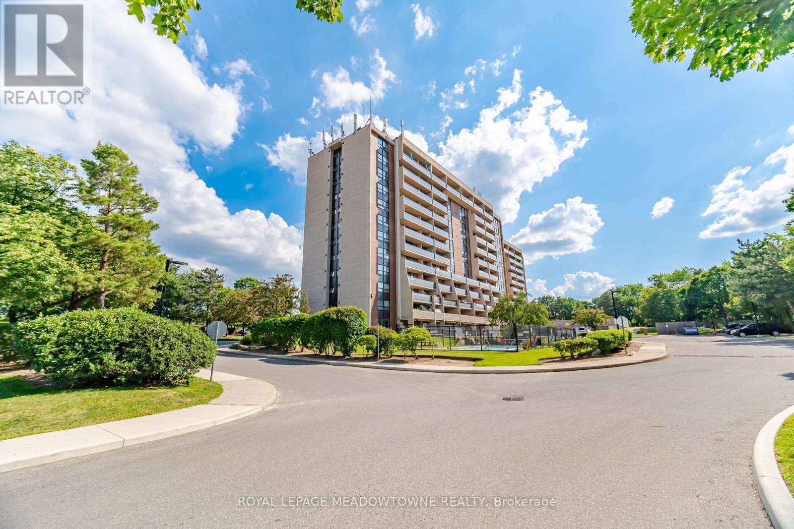 #501 2929 AQUITAINE AVENUE - 4