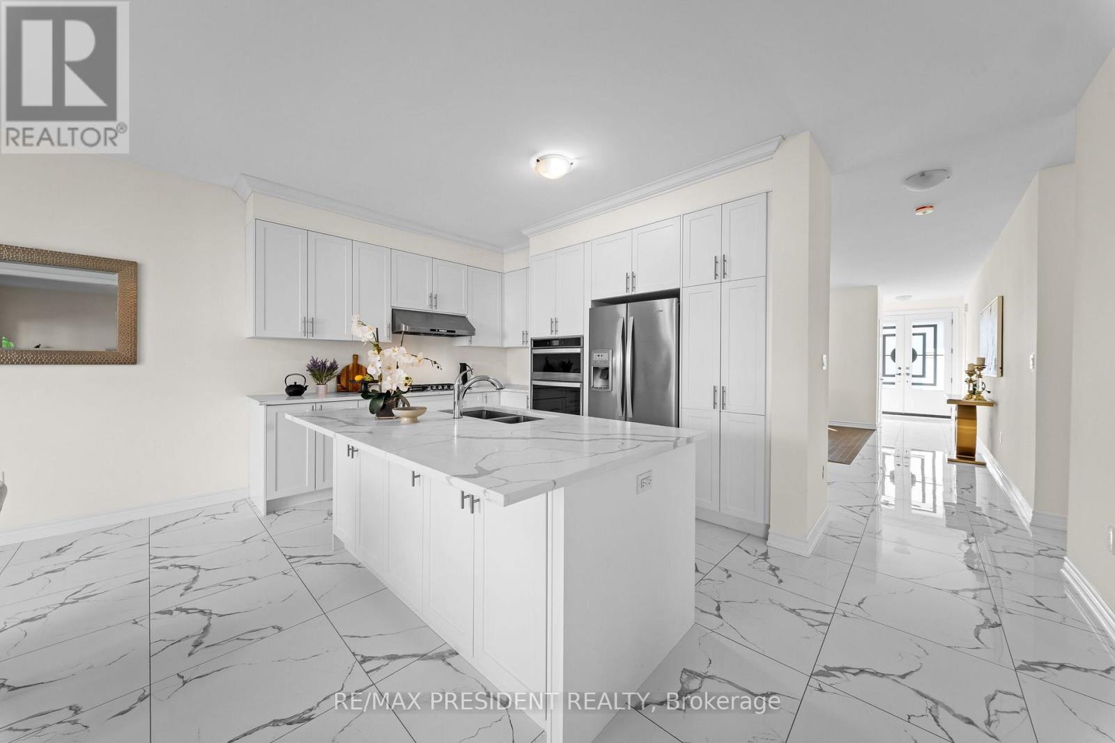 6 JENWOOD CRESCENT - 13