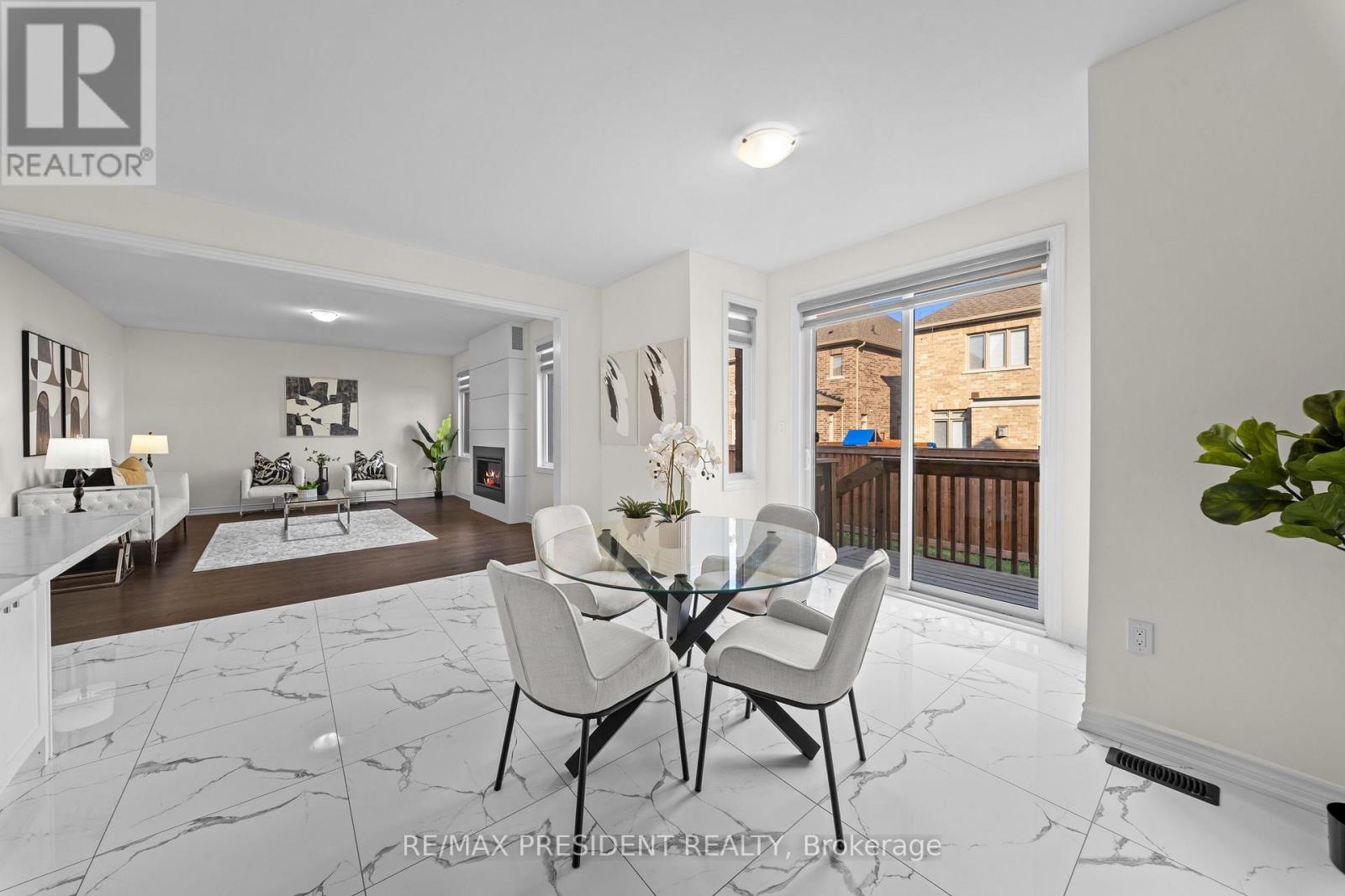 6 JENWOOD CRESCENT - 16