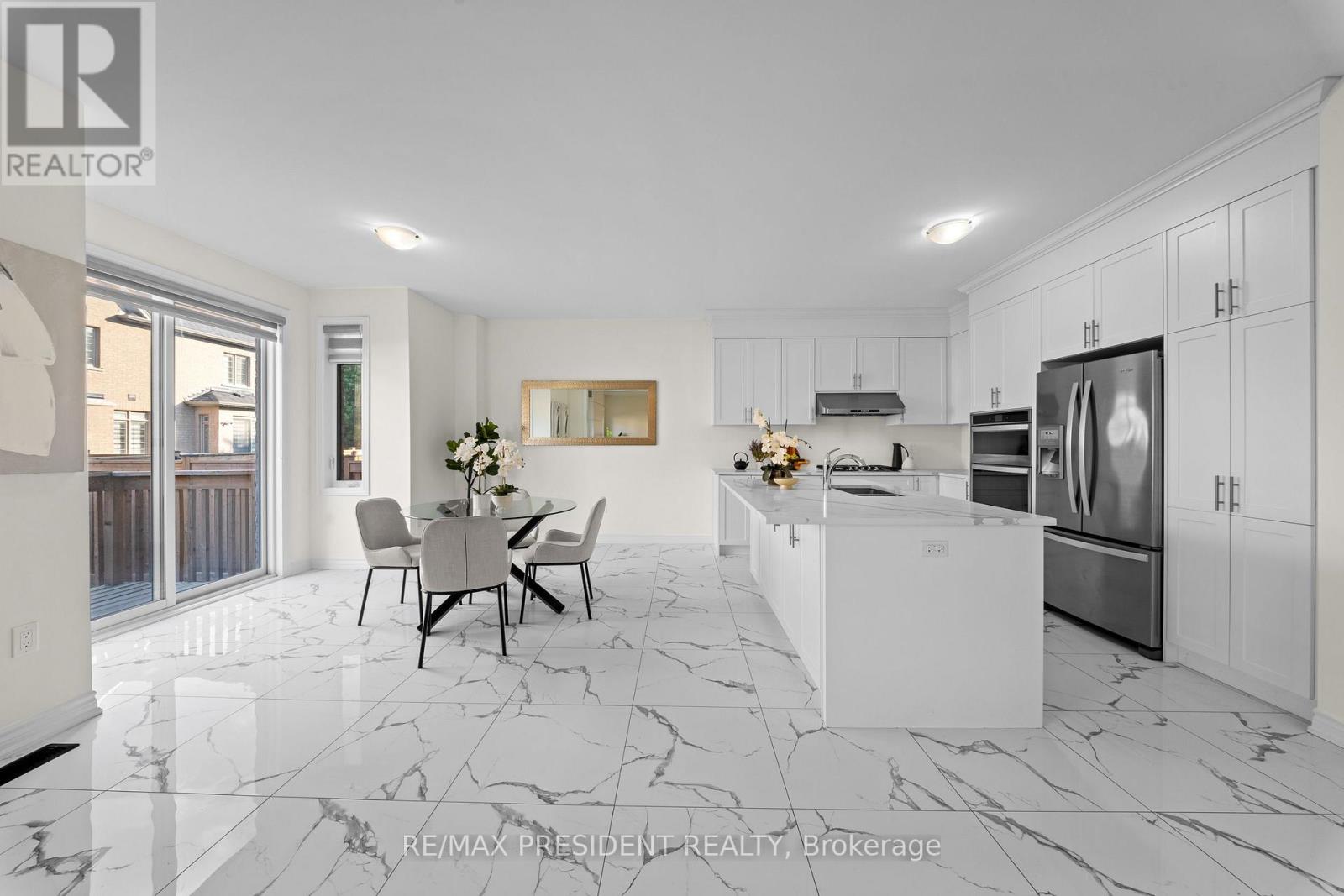 6 JENWOOD CRESCENT - 17