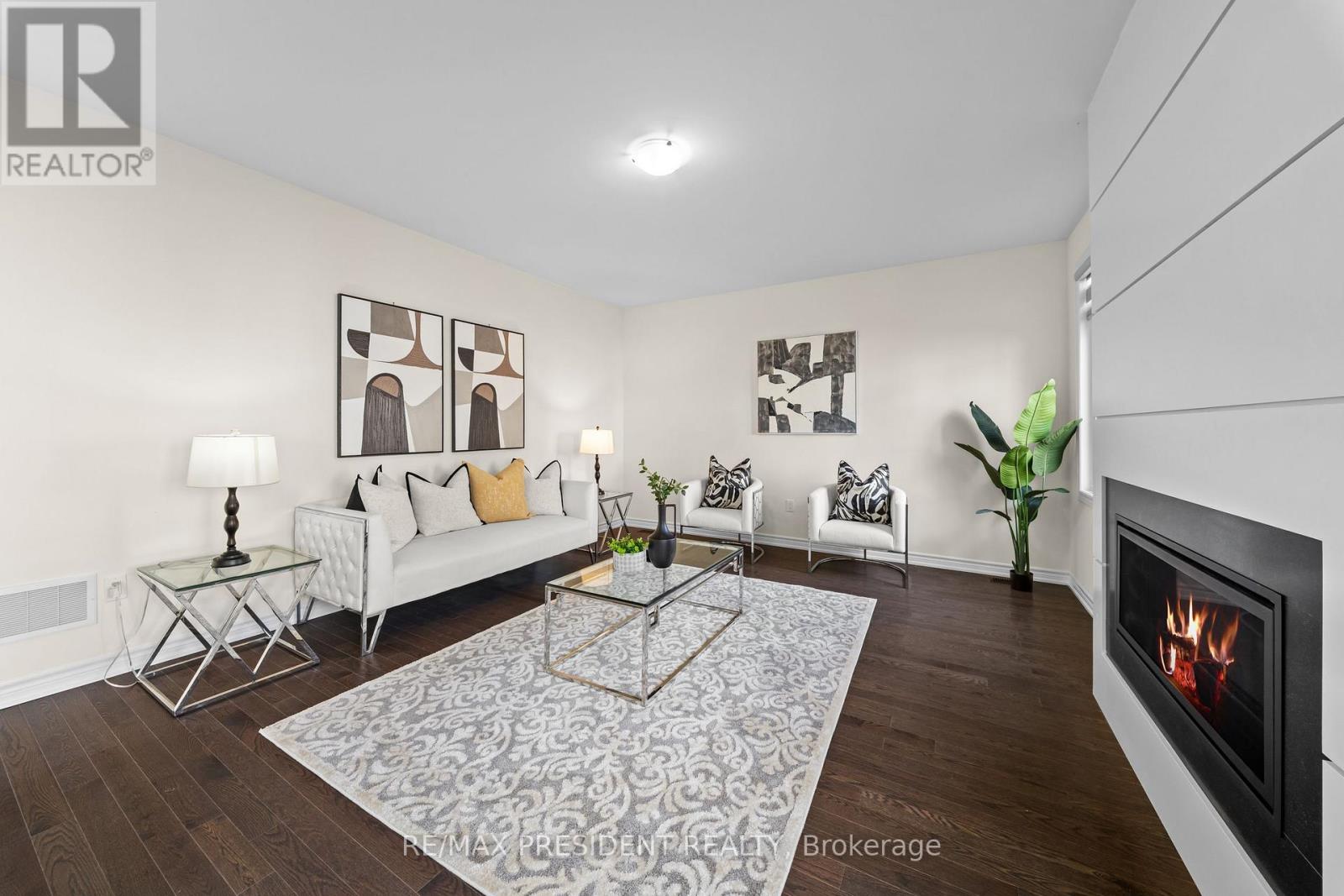 6 JENWOOD CRESCENT - 19