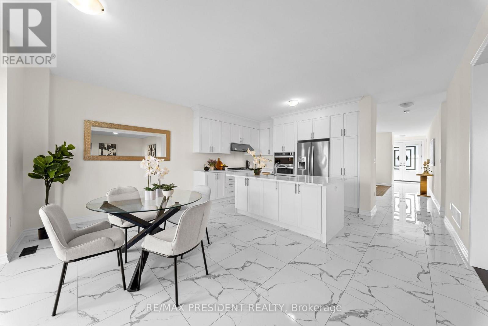 6 JENWOOD CRESCENT - 21