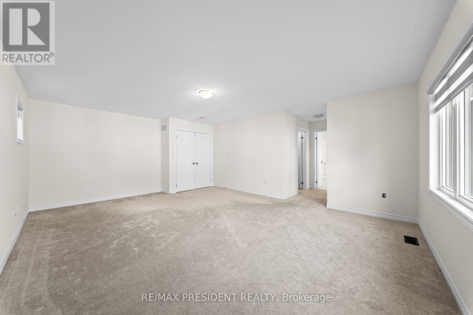 6 JENWOOD CRESCENT - 26