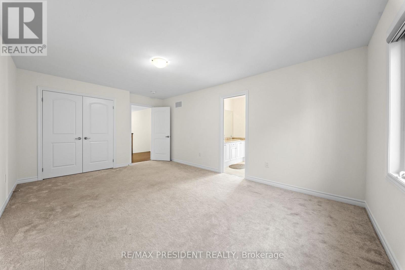 6 JENWOOD CRESCENT - 32
