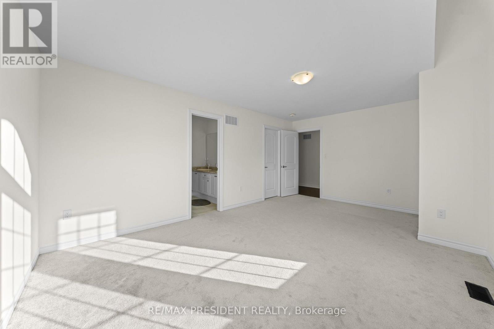 6 JENWOOD CRESCENT - 36