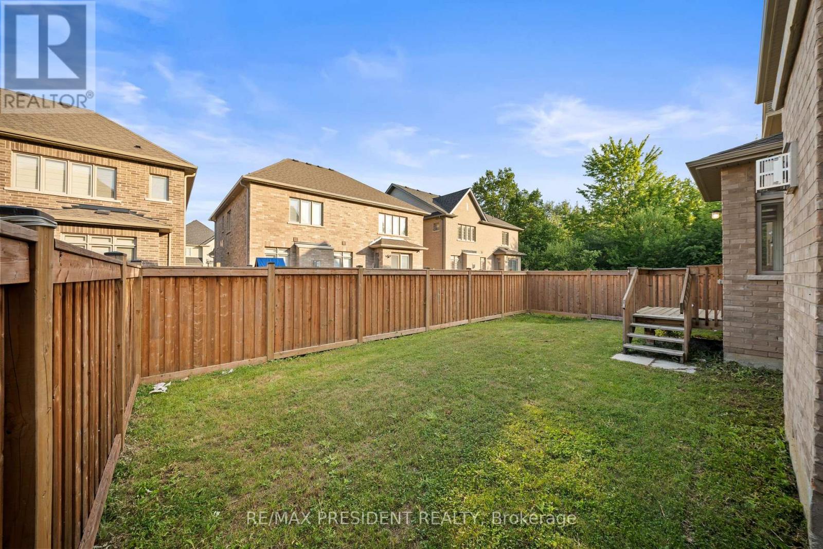 6 JENWOOD CRESCENT - 42