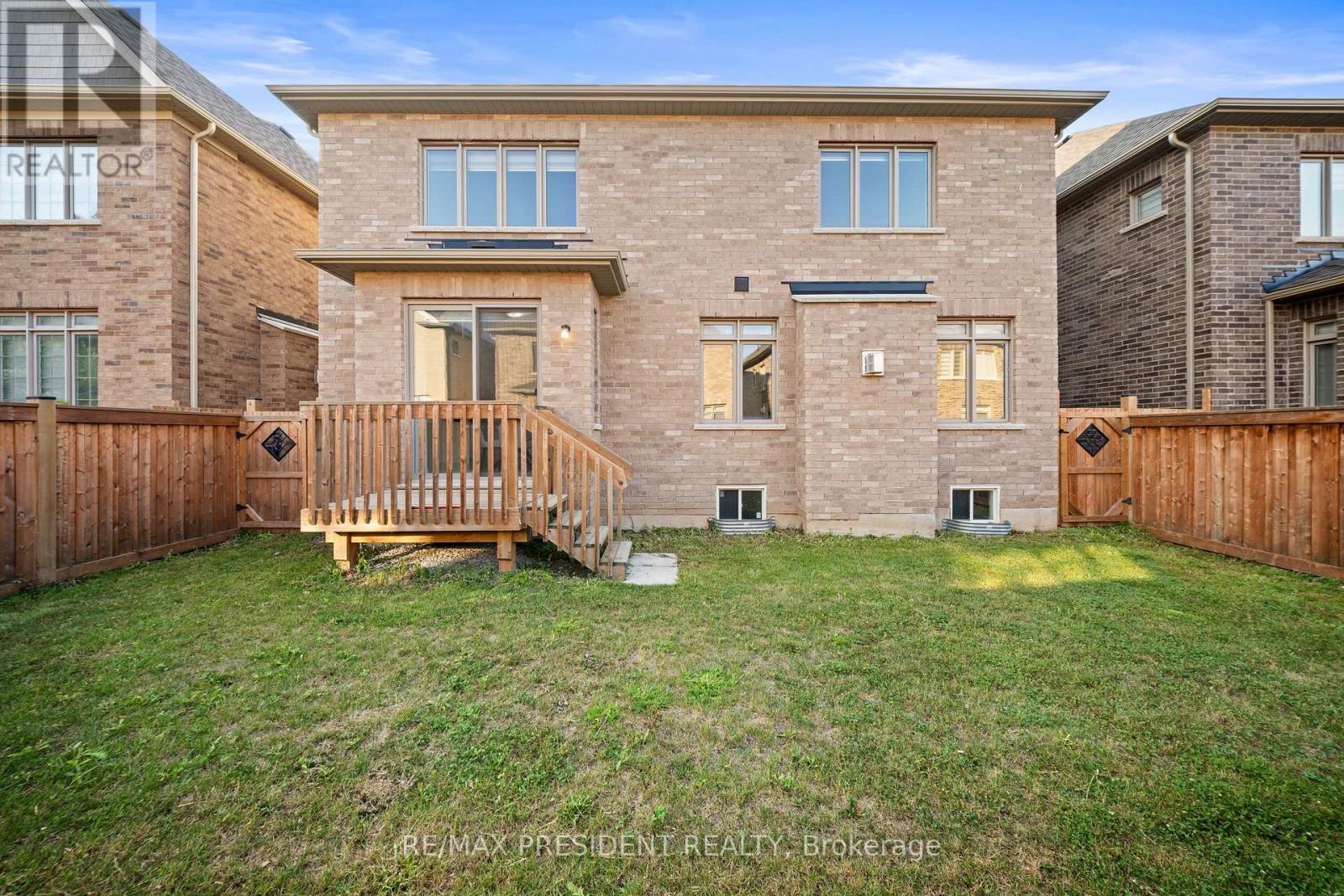 6 JENWOOD CRESCENT - 43